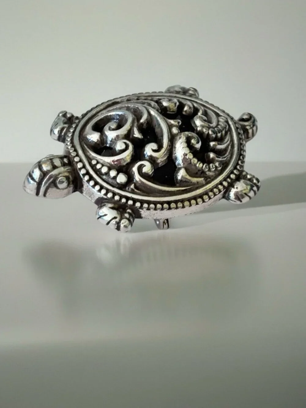 Brighton Amber Turtle Brooch